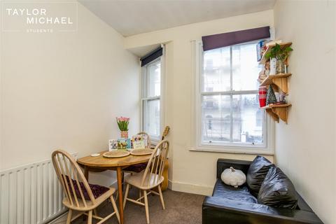 3 bedroom maisonette to rent, Roundhill Crescent, Brighton
