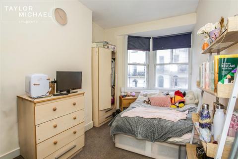 3 bedroom maisonette to rent, Roundhill Crescent, Brighton