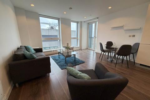 3 bedroom apartment to rent, Blue, Salford M50