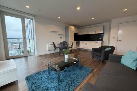 3 bedroom apartment to rent, Blue, Salford M50