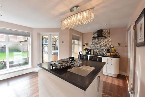 3 bedroom semi-detached house for sale, Elmwood Road, Stourbridge DY8