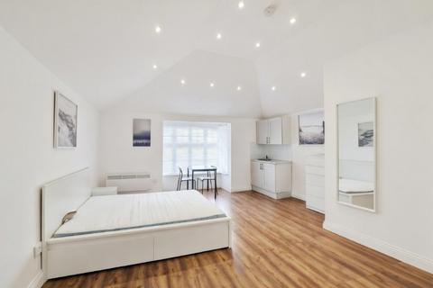 1 bedroom house to rent, Hadham Road Bishop's Stortford, Hertfordshire, CM23
