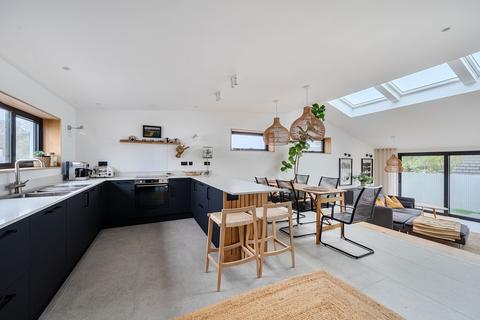 3 bedroom semi-detached bungalow for sale, De Pass Gardens, Falmouth, Cornwall - 150 metres from Falmouth seafront