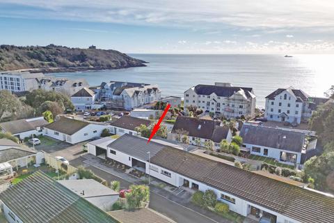 3 bedroom semi-detached bungalow for sale, De Pass Gardens, Falmouth, Cornwall - 150 metres from Falmouth seafront