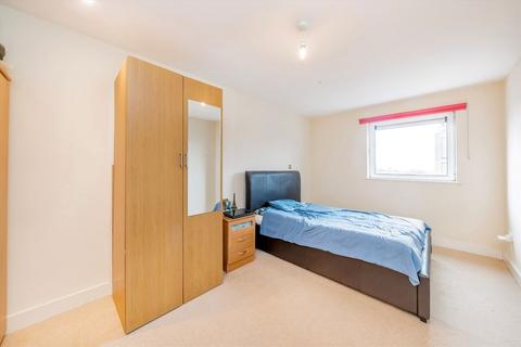 1 bedroom flat to rent, Gallions Road, London E16