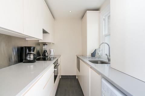 Studio to rent, Neville Court, Abbey Road, London, NW8