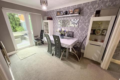 3 bedroom end of terrace house for sale, William Morris Way, Crawley
