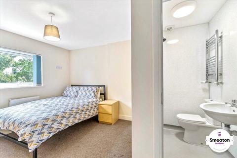 1 bedroom terraced house to rent, 77-87 Houndiscombe Road, Devon PL4