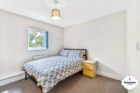1 bedroom terraced house to rent, 77-87 Houndiscombe Road, Devon PL4