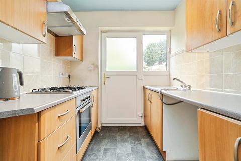 3 bedroom end of terrace house for sale, Summerbridge Crescent, Bradford