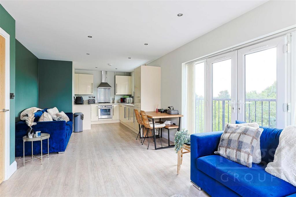 Kitchen / Lounge