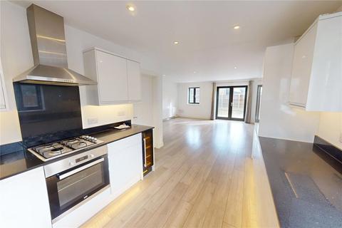 4 bedroom end of terrace house to rent, James Court, Stanford-Le-Hope, Essex, SS17