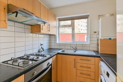 2 bedroom flat to rent, Runnymede, Colliers Wood, London, SW19