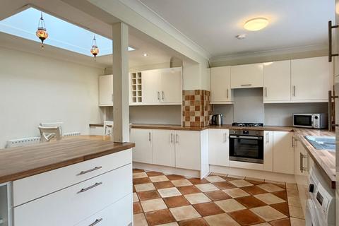 3 bedroom detached bungalow to rent, Cleveland Avenue, Mumbles, SA3