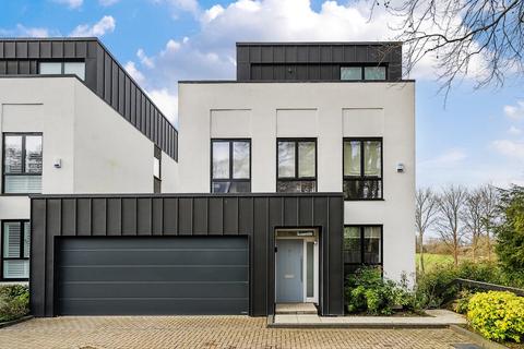 4 bedroom detached house for sale, King George V Place, Winchester, Hampshire, SO22