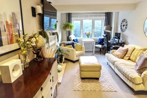1 bedroom retirement property for sale, Queens Park West Drive, Bournemouth, BH8