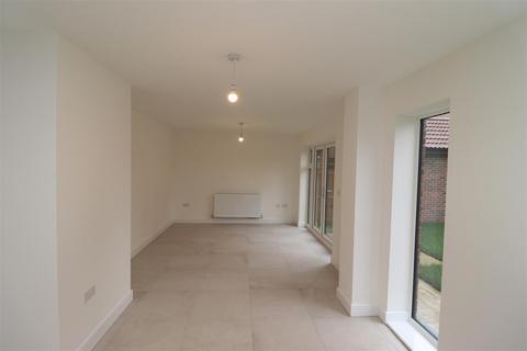 4 bedroom house for sale, Blenheim Avenue, Brough