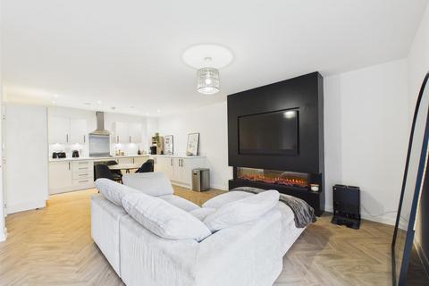 undefined, Iron Railway Close, Coulsdon CR5