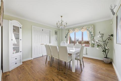 5 bedroom detached house for sale, The Paddocks, Romford RM4