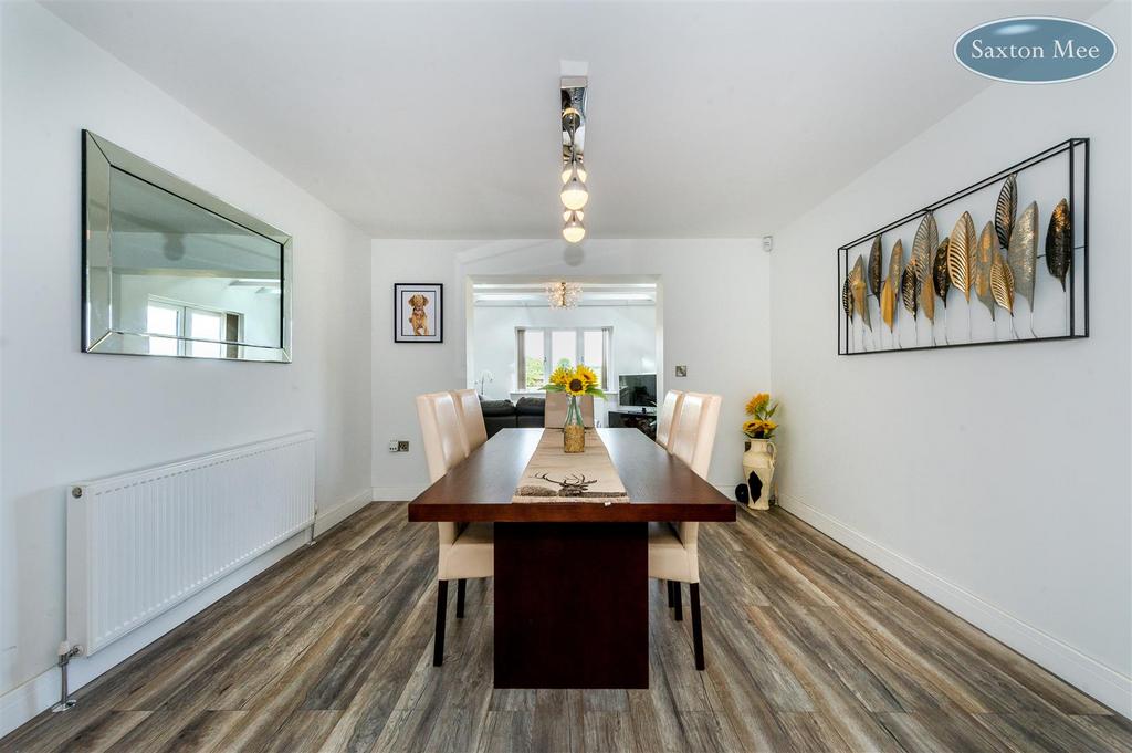Dining room 5720.jpg