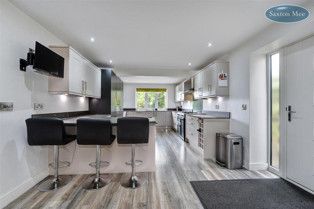 Kitchen 5689.jpg