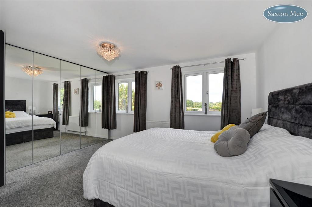 Bedroom 2 5940.jpg