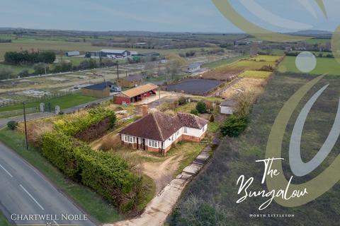 2 bedroom detached bungalow for sale, Cleeve Road, Evesham WR11