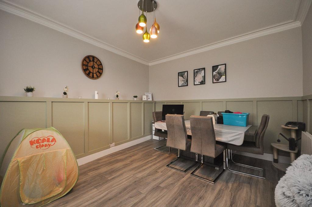 Dining Room/ Bedroom