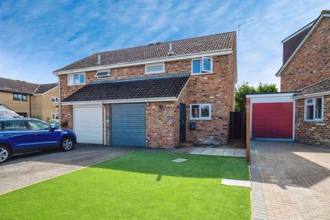 undefined, Larkfield, Chineham, Basingstoke