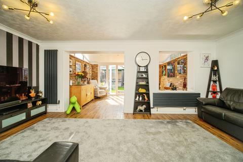 undefined, Larkfield, Chineham, Basingstoke