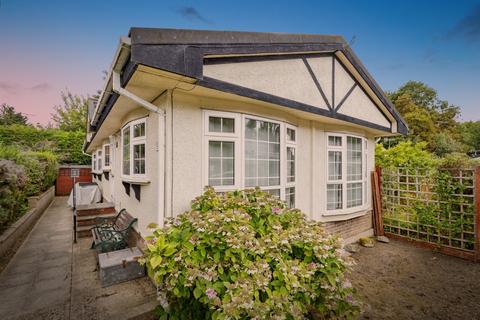 3 bedroom park home for sale, Bushey Hall Drive, Bushey