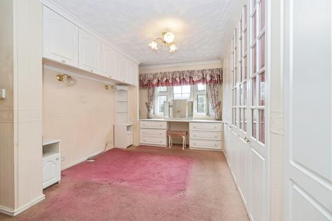 3 bedroom park home for sale, Bushey Hall Drive, Bushey