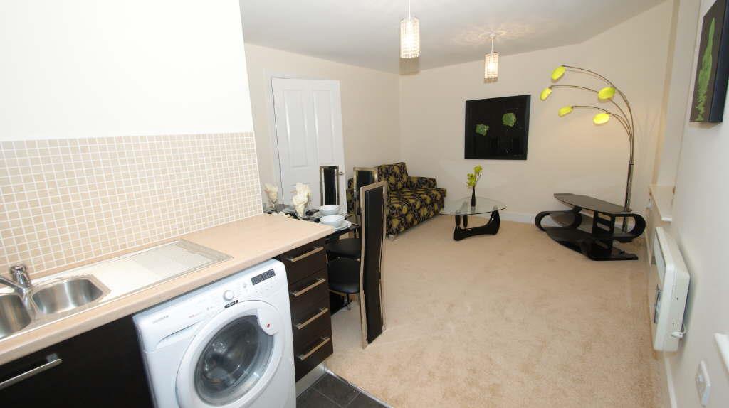 House in Leeds, West Yorkshire - View 3