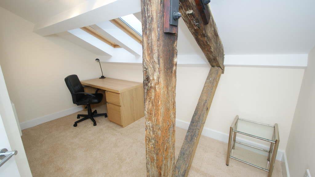 House in Leeds, West Yorkshire - View 5