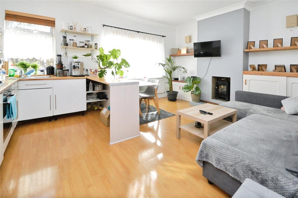 Kitchen/Living Area