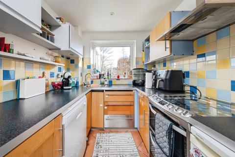 undefined, King Charles Close, Buckingham