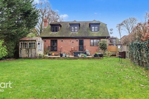 5 bedroom detached house for sale, The Street, Ashford