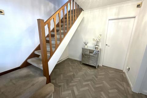 3 bedroom detached house for sale, The Drive, Halesowen B63