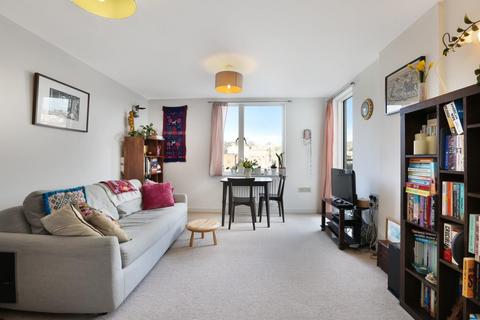 1 bedroom flat for sale, Perry Vale, London