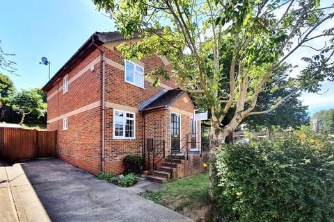 Gayler Close, Bletchingley, Surrey, RH1