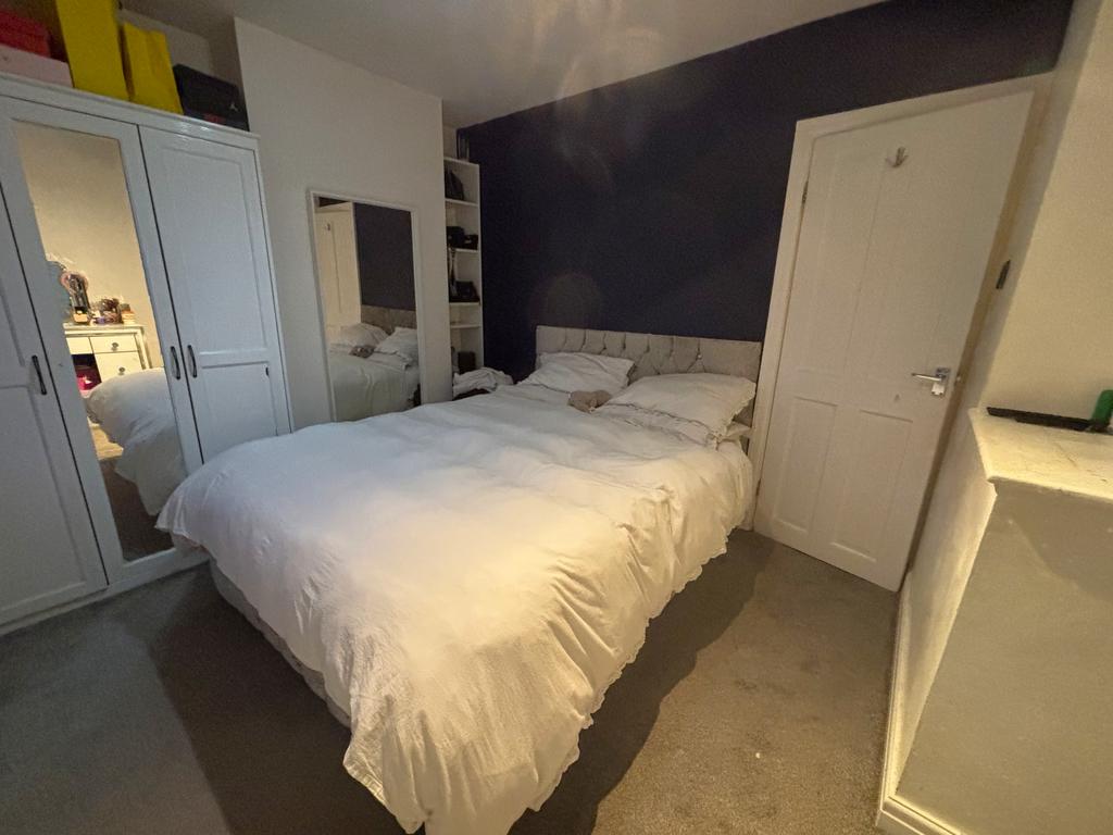 27 Clovely bed 1.1.jpeg