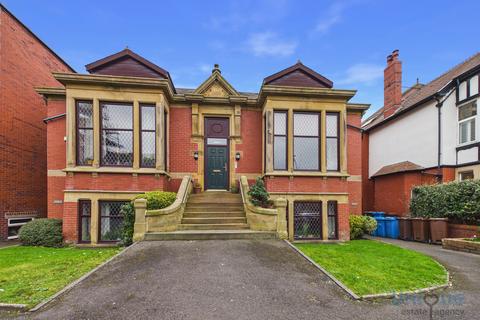 24 St. Thomas Court, Lytham St. Annes, FY8
