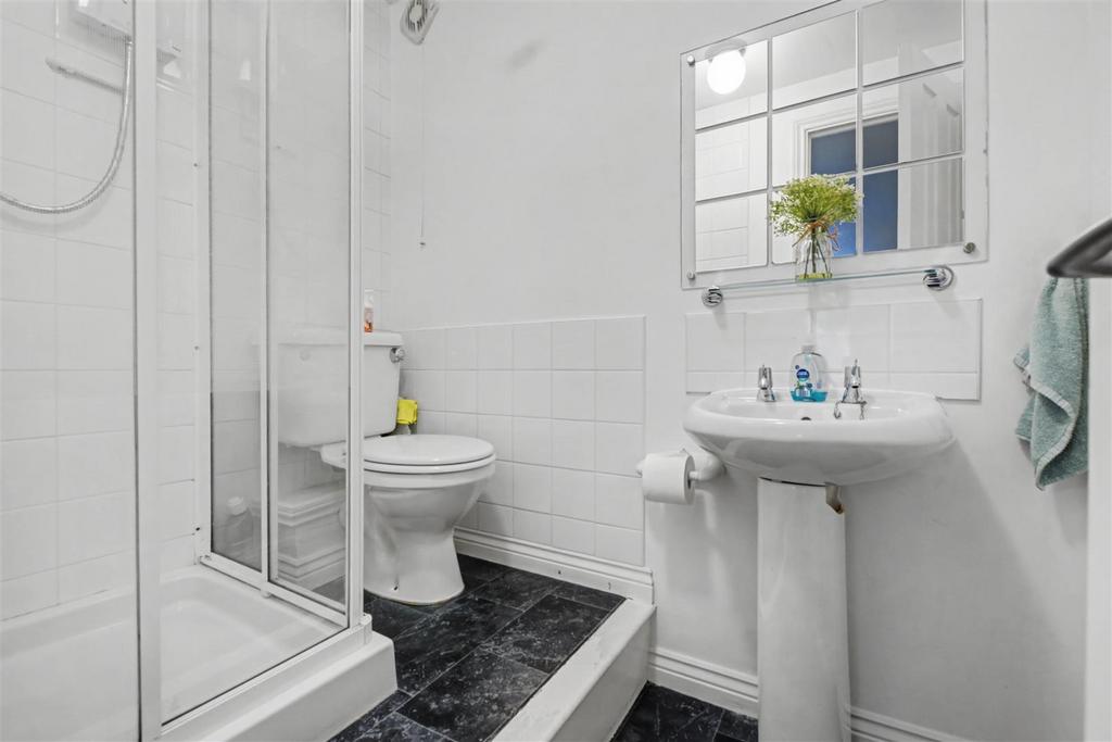 Ensuite.jpeg