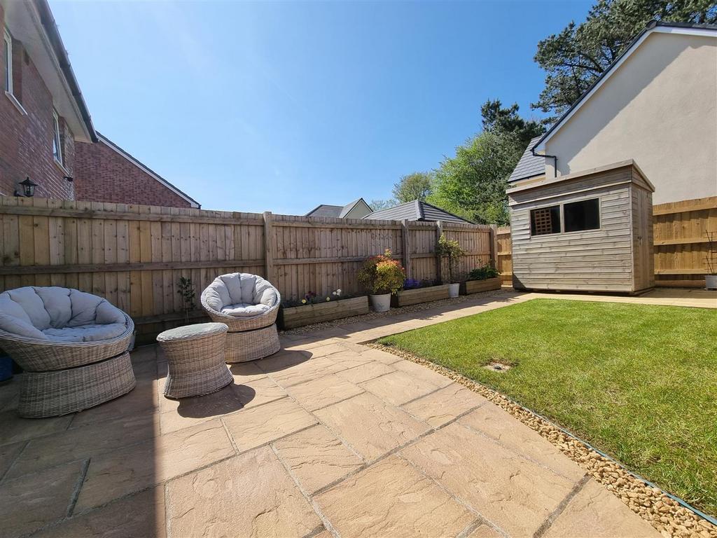 Patio 1.jpg