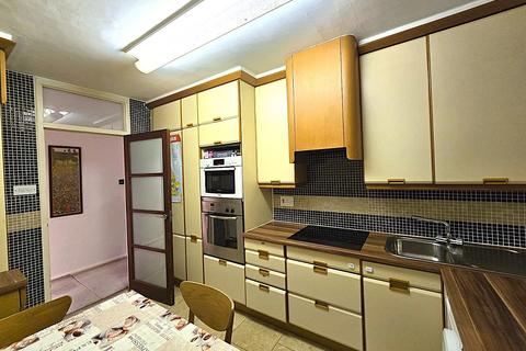 2 bedroom flat for sale, Pembroke Hall, Mulberry Close, Parson Street, NW4