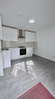 2 bedroom flat to rent, Woodlands Road,  Ilford, IG1