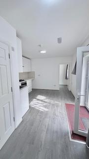 2 bedroom flat to rent, Woodlands Road,  Ilford, IG1