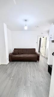 2 bedroom flat to rent, Woodlands Road,  Ilford, IG1