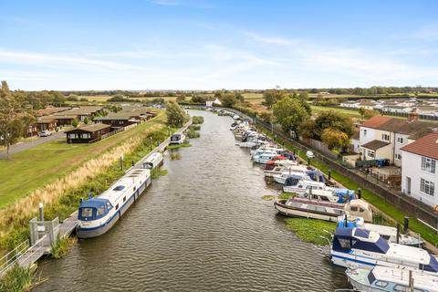 undefined, Torksey Lock, Lincoln, LN1