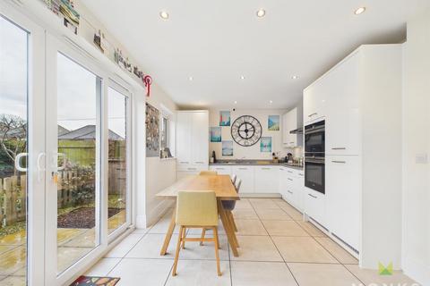 4 bedroom detached house for sale, Juniper Road, Shrewsbury
